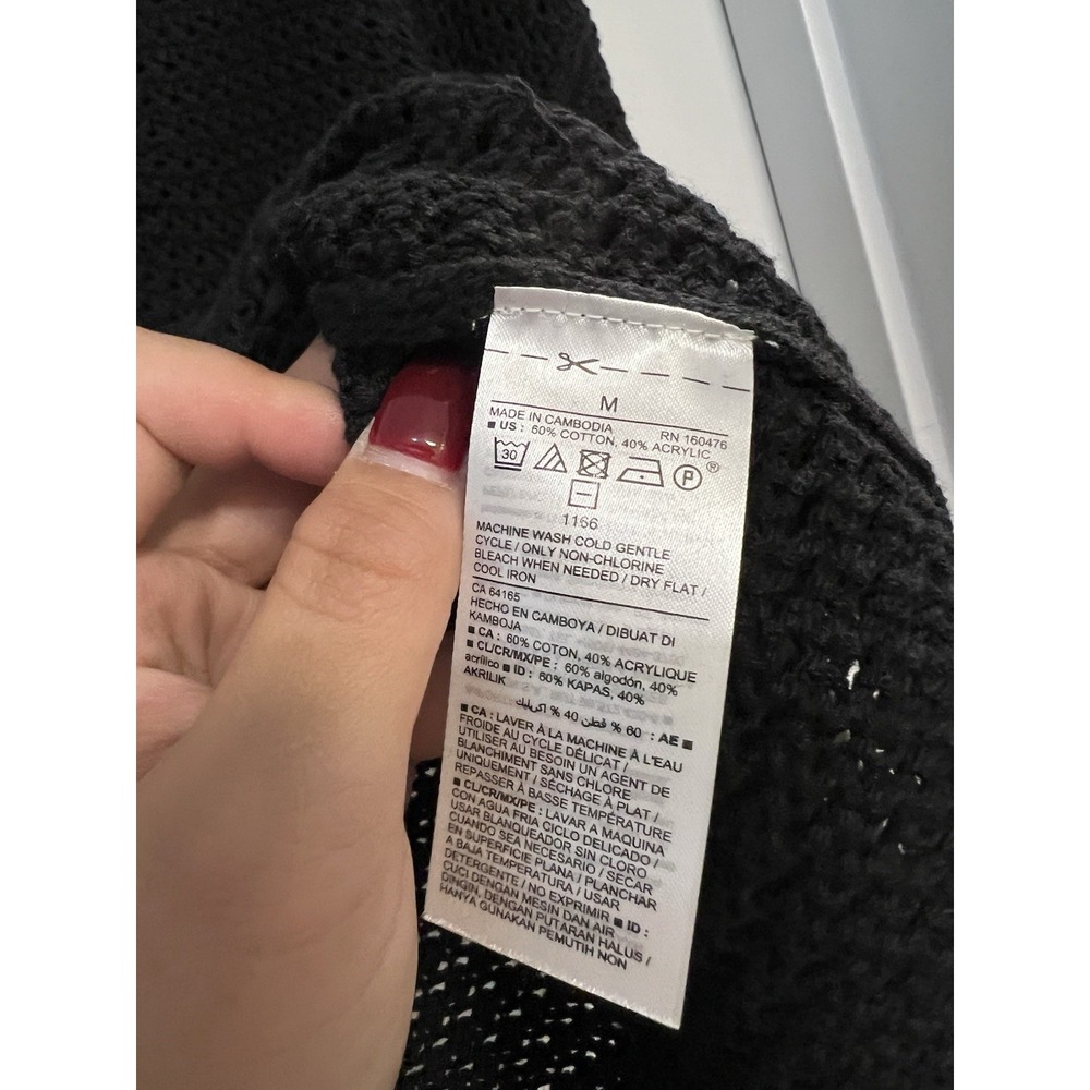 Old Navy Perforated Sweater Black Flare Sleeves Size Medium NWT $35 - Picture 4 of 5
